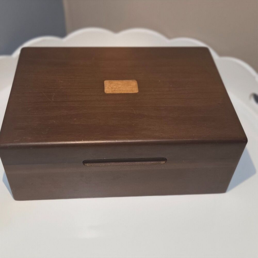 Vintage Decatur Industries Walnut Cigar Humidor – 1970s Mid Century Modern Wood